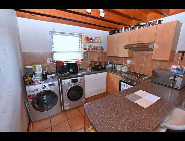 2 BEDROOM APARTMENT FOR SALE IN LONEHILL